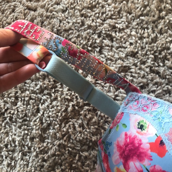 COPY - 🩵Victoria’s Secret Bra!🩵 - Picture 9 of 9